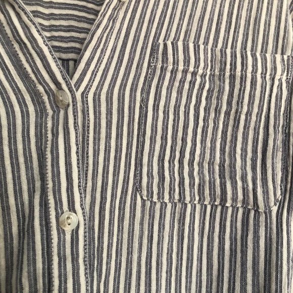 Lightweight Button-up - Picture 2 of 5